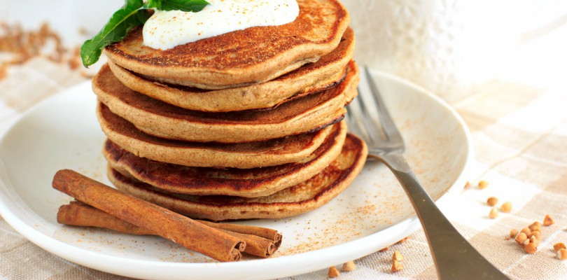 Sugar free buckwheat pancakes with yogurt topping