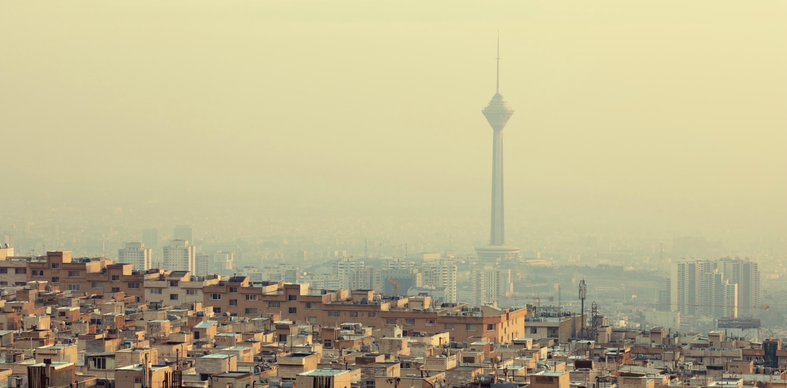 Milad-Tower-in-Skyline-of-Tehran 1620x800