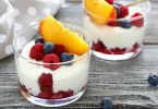 yogurt-fresh-berries-peaches