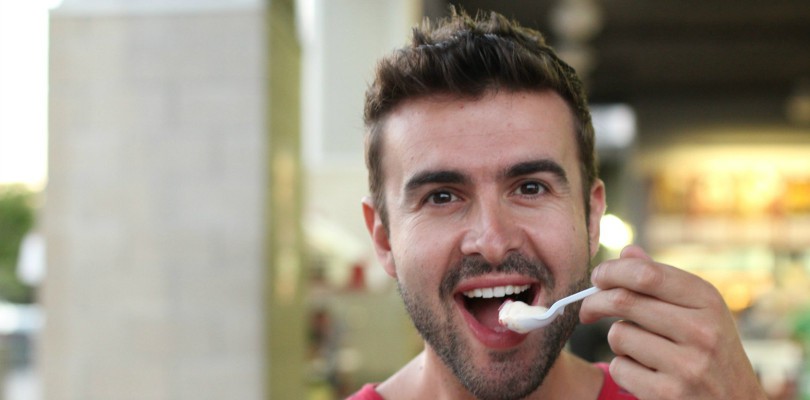 Pourquoi le yaourt aide-t-il à mieux digérer le lactose?