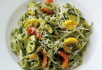 Spinach fettuccine with yogurt-cream sauce