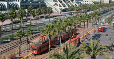 EB2016-SanDiego-Convention-Center-yogurt-Prentice