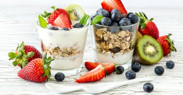 yoghurt-fruits-winning-combination