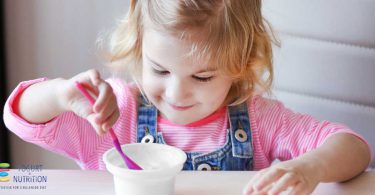 yogurt as a way to introduce healthy eating habits in children