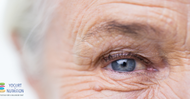 Set your sights on a regular yogurt consumption… to keep cataracts at bay?