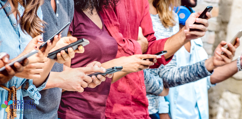 How social media can promote teenage health  - YINI